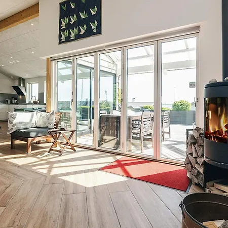 度假居 4 Star In *