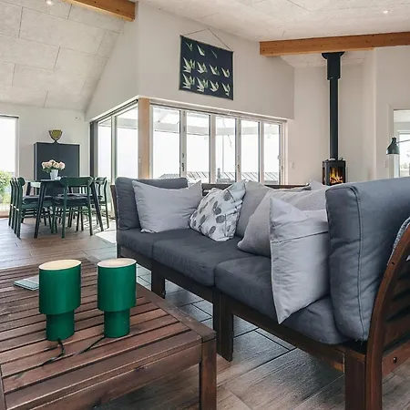 4 Star In 度假居 *